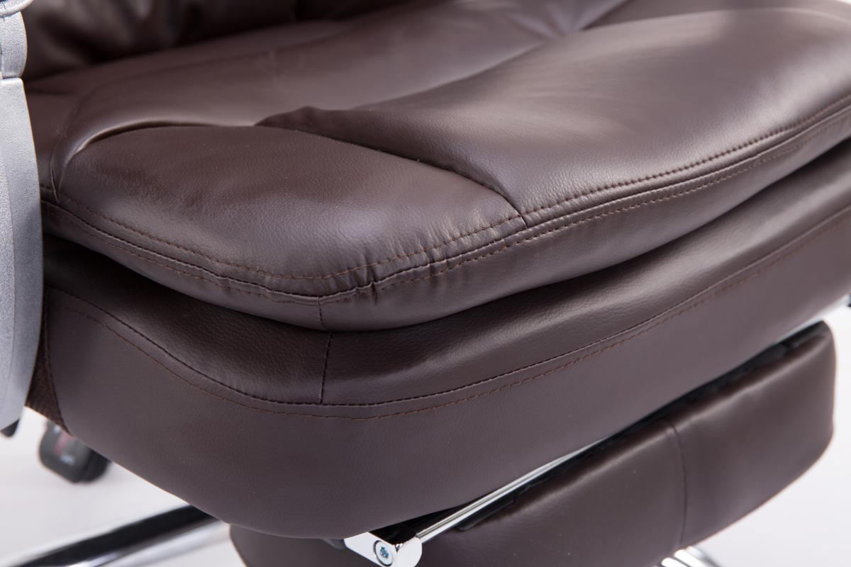 troy-sitz-nahaufnahme